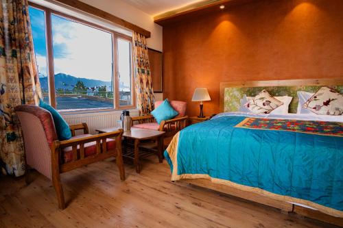 Two-Bedroom Suite image 6