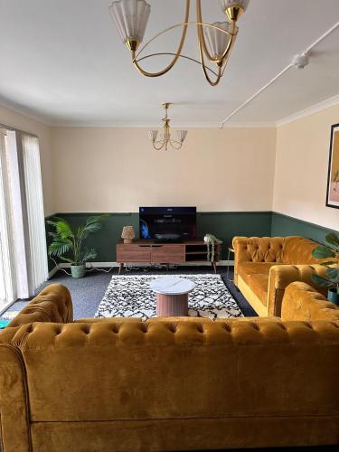 3BR Flat Sleeps 6 West End Sights Driveway, Glasgow (photo 2)