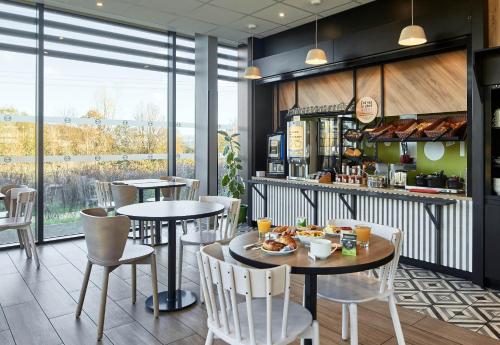 B&B HOTEL Igny Palaiseau - 레스토랑