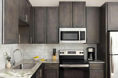 Sonder by Marriott Bonvoy East 5th Apartments East Austin - 주방