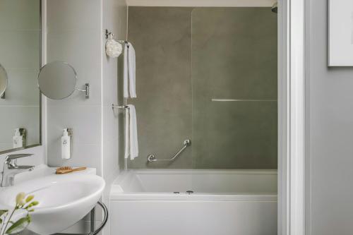 Elizabeth Lifestyle Hotel - image 4