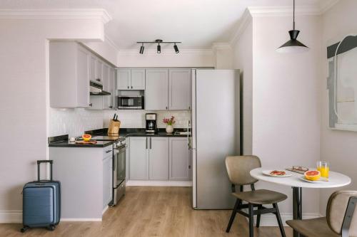 The Sunset Hotel West End, Sonder by Marriott Bonvoy Image
