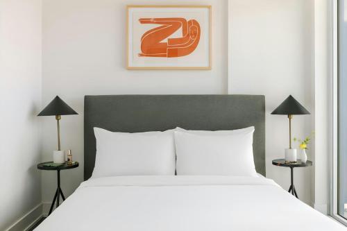 Three-Bedroom Apartment with Balcony image 7