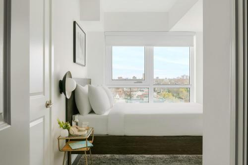 Three-Bedroom Apartment with Balcony image 10