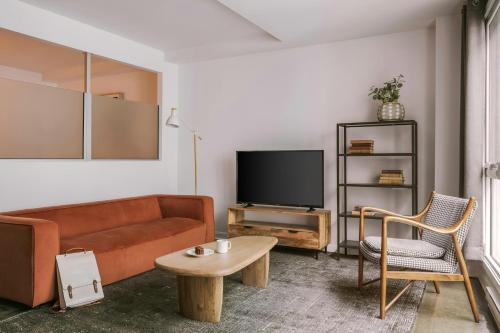 Nester Finn Square Victoria Room Type - Two-Bedroom Apartment with Two Queen Beds