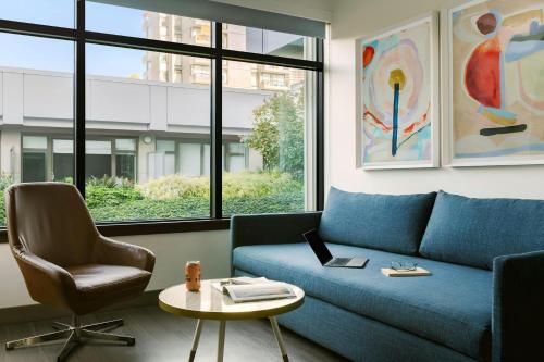 Suite with King Bed, Sofa Bed, Courtyard View and Terrace