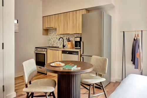 Queen Studio room in Nester Finn St Lawrence Market