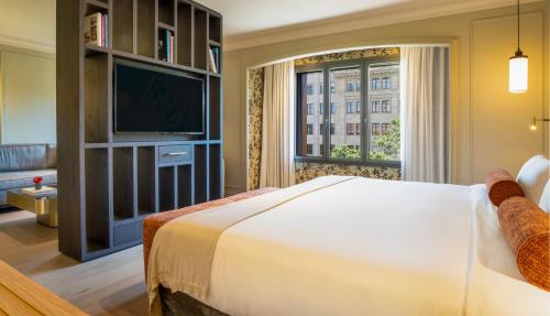 room detail thumbnail 1