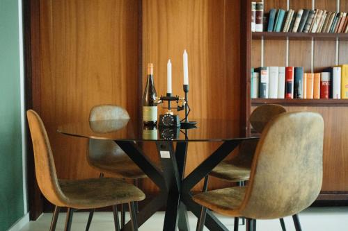 Homely Berlin - Library Style , Wooden Walls , Spacious , Friedrichshain, Berlin (Foto 3)