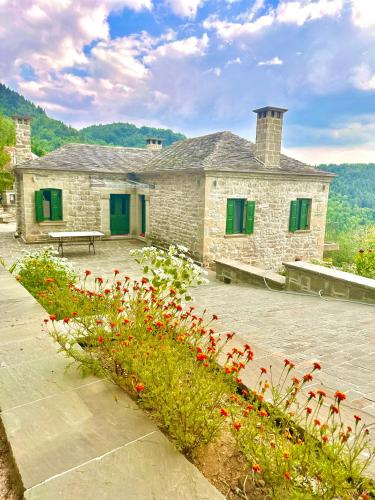 Waterfall Kataraktis Vatatsi gîte à louer Ártas