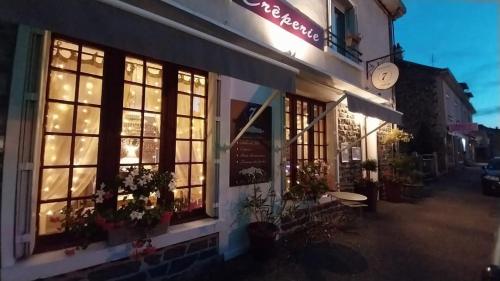le 7 pompadour in Lubersac