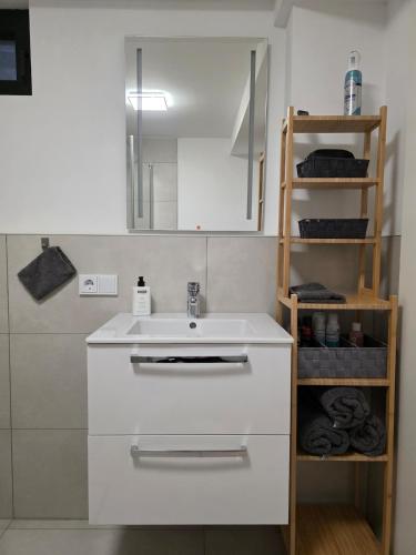 Moderne Wohnung im Norden von Köln, Cologne (photo 8)