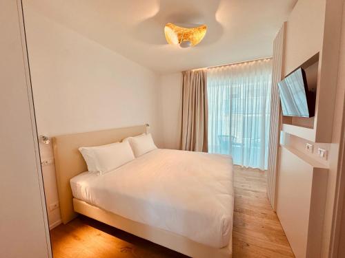 Superior Double or Twin Room with Sea View room in Schiavon Beach Palace