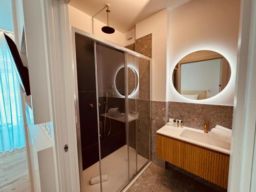 Superior Double or Twin Room with Sea View image 9