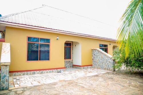 Exterior view, Winnie's Home in Morogoro