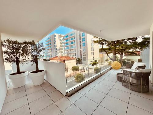 Suite with Sea View image 7