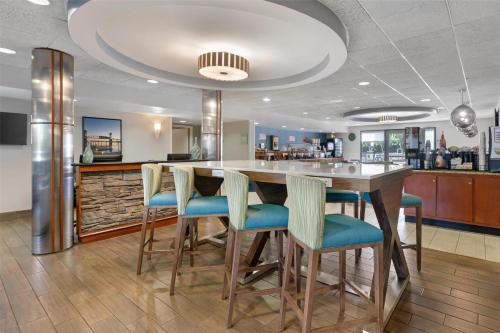 ล็อบบี้, Best Western Plus Wilmington/Wrightsville Beach in วิลมิงตัน (NC)