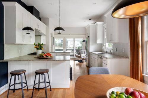 Canvas Haven in Virginia Highland