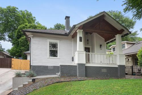 Canvas Haven in Virginia Highland