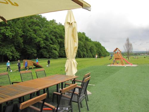 Golf course [on-site], Rivendell Apartments in Tuchlovice