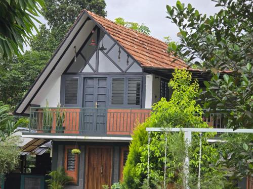 100m² 1 slaapkamer, 1 privé badkamer Villa in Padinjarathara (Moonglade Service Villa ) in Mananthavady