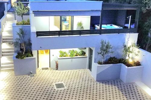 Two Bedroom House image 8