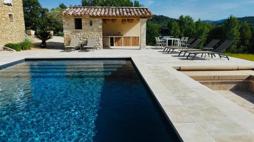 Mas des Anges - Bastide de 5 chambres avec piscine in Entrechaux