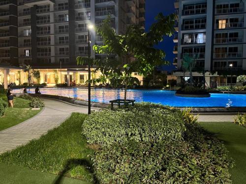 86 sqm, 3BR condo, Free Prking, WiFi, ntflx, Манила
