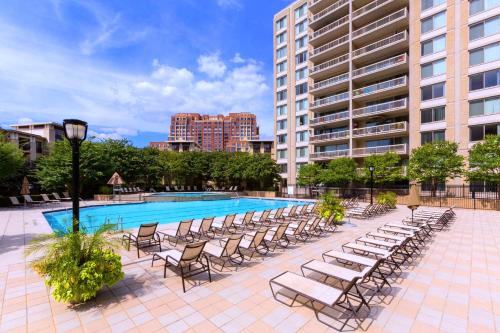 Fantastic 2 Bedroom Apartment with Gym at Arlington in Arlington, USA