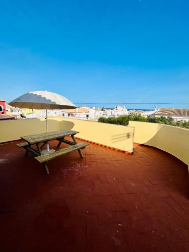 Travellers Guesthouse 2