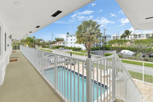 The Shores Hotel 5
