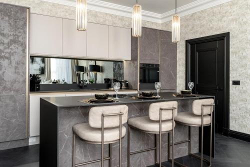 Luxury City Centre Retreat - Lux Spa Bath - Romantic, Edinburgh (photo 4)