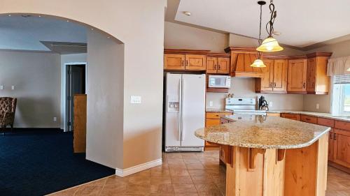 Misty Mountain Inn & Suites