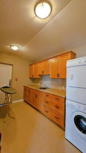 Misty Mountain Inn & Suites