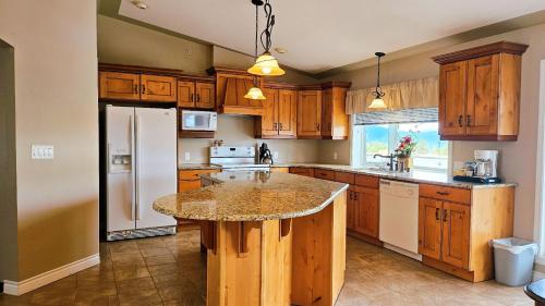 Misty Mountain Inn & Suites