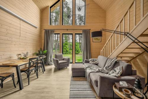 Вітальня, Modern Farmhouse Zegrze - Domek w lesie, Sauna, blisko Zalewu - by Rentujemy in Bialobrzegi