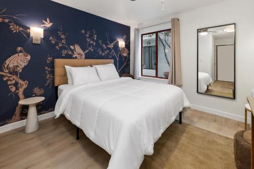 Little Italy Inn - Limited Service Apart Hotel near อุทยานสัมพันธไมตรีญี่ปุ่น