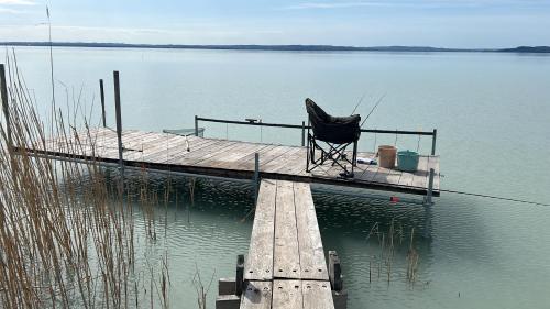 A környék, Retro Lakefront House With A Dock in Balatonvilágos
