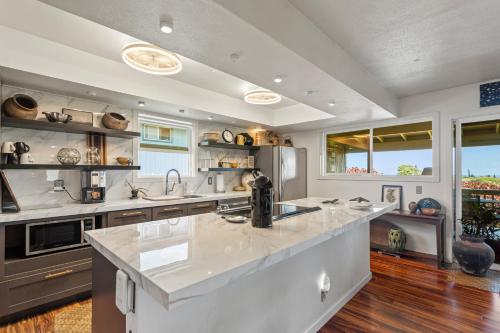 2 Mi to Hana Hwy: Haiku Home w/ Ocean Views! in Haiku-Pauwela (HI)