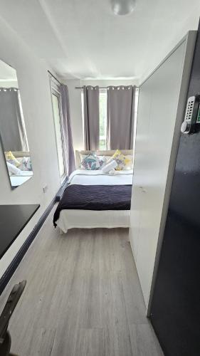 E1 Stay Near Towerbridge, London (photo 10)