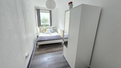 E1 Stay Near Towerbridge, London (photo 8)