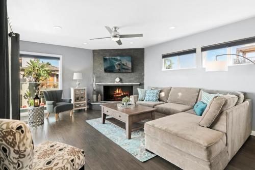 Contemporary 4Br Vacation Home W Oceanviews & Rooftop Deck By Beachview Rentals