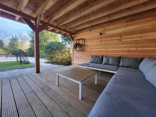 Boshuisje Seth sauna en whirlpool in Verspreide huizen Appelscha