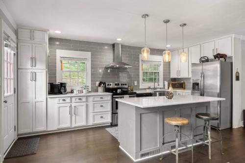 Country Loves City in Gresham Park