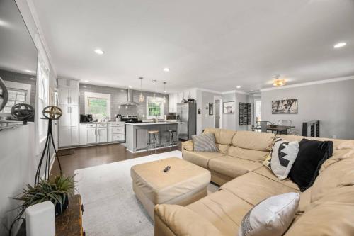 Country Loves City in Gresham Park