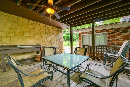 Waterfront Nolin Lake Gem: Guest House & Balcony in Clarkson (KY)