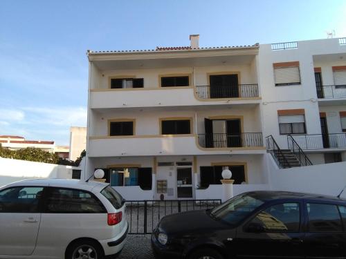 Exterior view, Apartamentos Monica in Quarteira