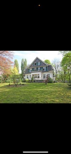 Villa Solingen - flexible & sehr günstige möblierte Zimmer auf Zeit möglich