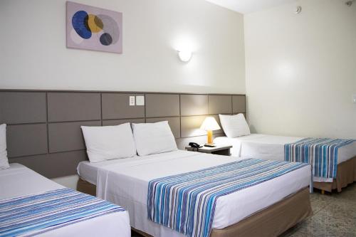 1 double bed, 2 twin beds