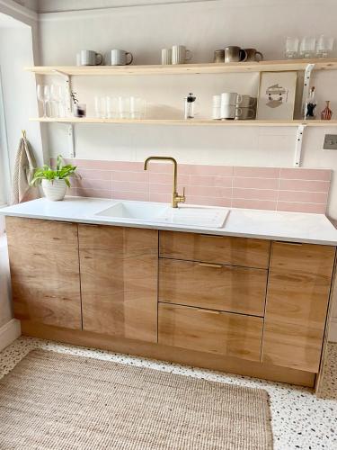 ห้องครัว, North Coast Hideaway in เรดดิทช์